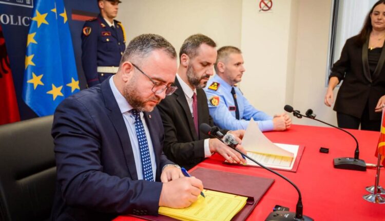 Toshkovski dhe Lamallari firmosin marrëveshjen për pika të përbashkëta kufitare