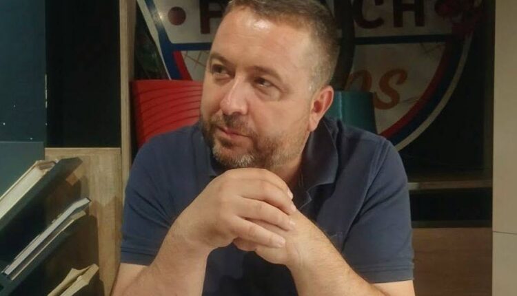 Latifi: Shfuqizimi i emrave të rrugëve, pasqyrë e dobësimit politik të shqiptarëve