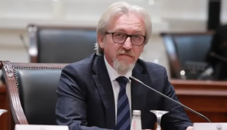 Limani drejt largimit nga ministria, por jo domosdoshmërisht nga Qeveria