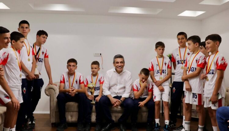 Mexhiti: Kampionët e rinj të KF Albarsa janë krenaria e Çairit
