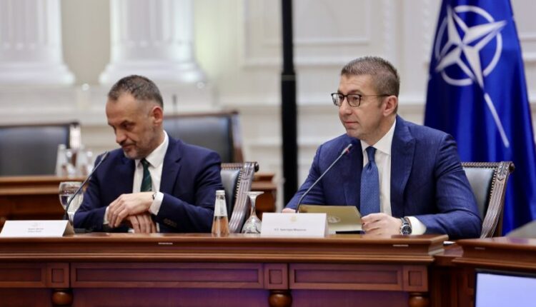 Mickoski konfirmon dorëheqjen e Arben Fetait – pritet rikonstruimi i qeverisë