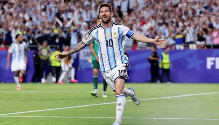 Messi shkruan histori me het-trik, Argjentina nis mbrojtjen e titullit me fitore të thellë