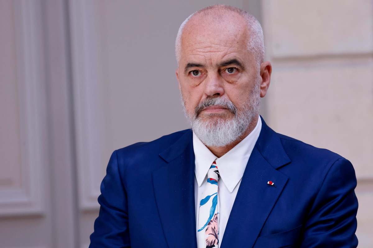  Mos e çoni as ndërmend të jepni dorëheqjen   Rama publikon mesazhin e qytetarit  Nuk ka forcë që na ndal