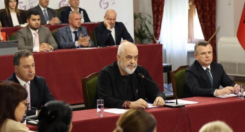 Mbyllet mbledhja e grupit parlamentar të PS së  zbardhen diskutimet