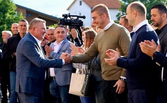 Mickoski: Me dhimbje të thellë prita lajmin për vdekjen e papritur të kryetarit të Bërvenicës, Jovica Ilievski