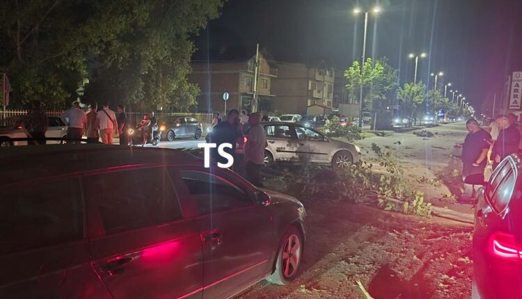 Aksident i rëndë në Tetovë, vetura me shpejtësi të madhe përplas tre automjete – disa të lënduar (VIDEO)