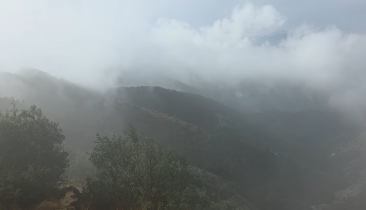 Zjarri pranë Velesit del sërish jashtë kontrollit, era përkeqëson situatën