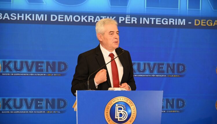 Ali Ahmeti: Përmes protestave, armiqtë e kombit shqiptarë po krijojnë pasiguri në Shqipëri (VIDEO)