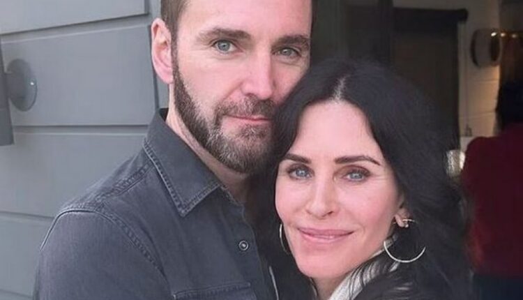 Pas një dekade së bashku, Courteney Cox dhe Johnny McDaid ndahen qetësisht