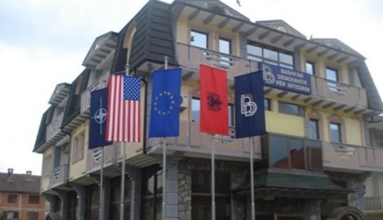 BDI: Skandal, komuna e Tetovës dhe Qeveria e lanë pa mbrojtje emërtimin shqip të rrugëve dhe shesheve në Tetovë