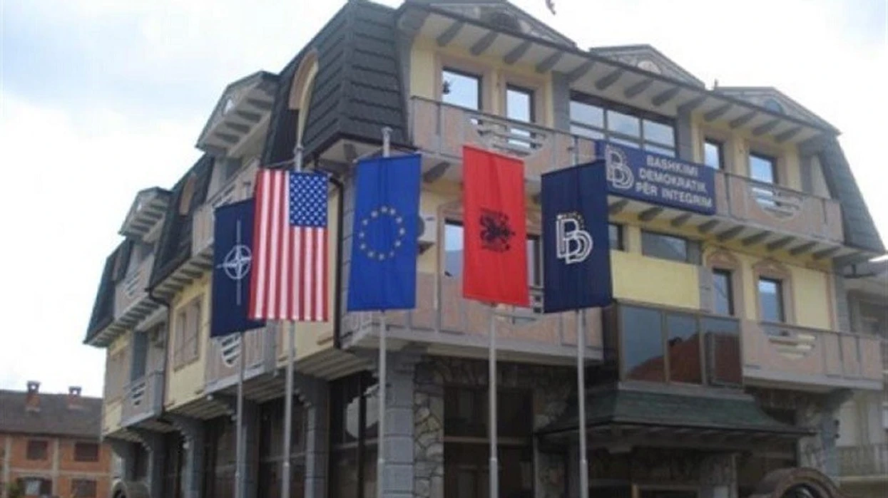 BDI  Skandal  komuna e Tetovës dhe Qeveria e lanë pa mbrojtje emërtimin shqip të rrugëve dhe shesheve në Tetovë