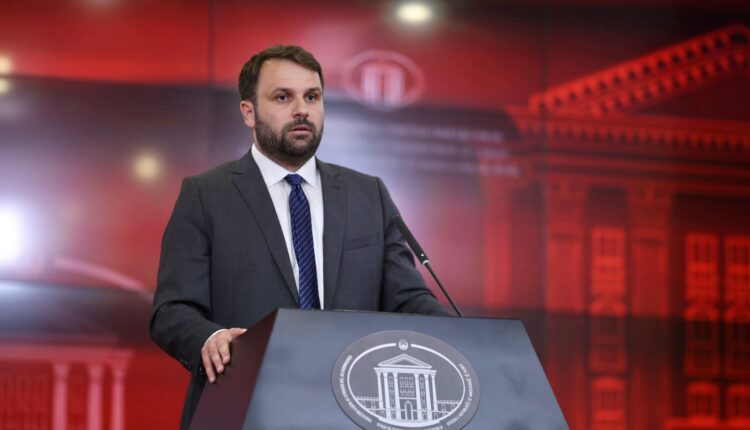 A ka përçarje mes Izet Mexhitit dhe Adnan Azizit, ja çka thotë Besar Durmishi (VIDEO)