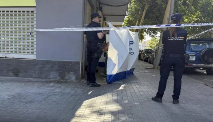 TRONDITËSE/ E gjeti të birin 2 vjeçar të zhveshur, babai i pret fytin logopedit!