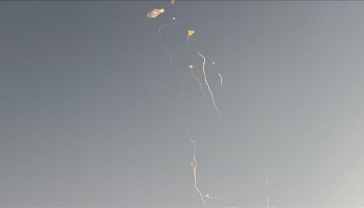 Bahreini intercepton dhe shkatërron 3 raketa iraniane dhe disa dronë