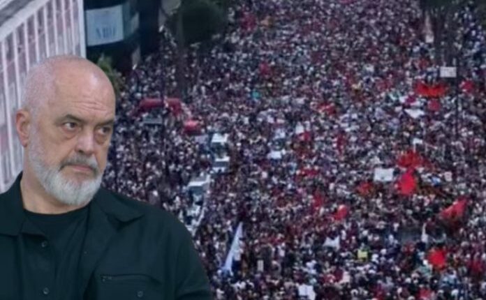 “Ata nga Kosova dhe Tetova hedhin gurë në bulevard dhe fshehin dorën”/ Protesta në kryeqytet, Rama: Të rinjtë pastruan zhulin e molotovarëve