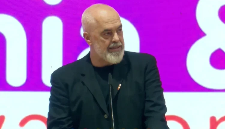 “I kam dëgjuar flamingot, por s’e kuptoj pse nuk ndahen nga sorrat”, Rama reagon për protestën në bulevard: Rruga për në ferr është e shtruar me qëllime të mira