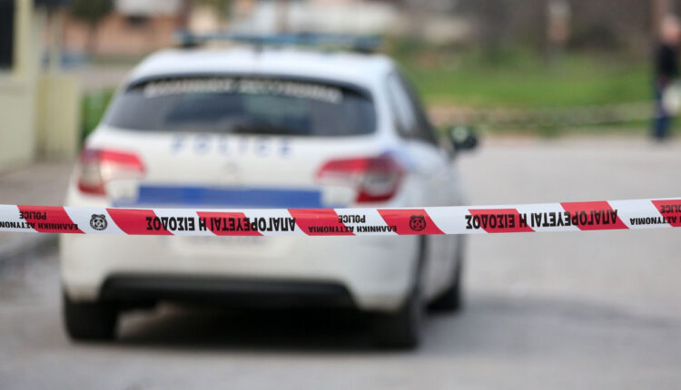 E rëndë në Greqi! Katër burra rrahin 30-vjeçaren, viktima kërkoi ndihmë duke…