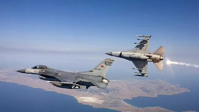 Tension në Egje  Turqia shkel 9 herë hapësirën ajrore greke  përplasje e izoluar mes avionëve