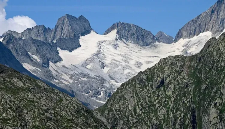 Vala e të nxehtit në Evropë shkakton shkrirje të paprecedentë të akullnajave në Alpet Zvicerane