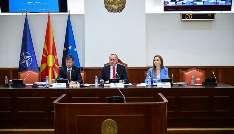 U mbajt debat publik për Propozim-Ligjin për Armët në Komisionin për Mbrojtje dhe Siguri