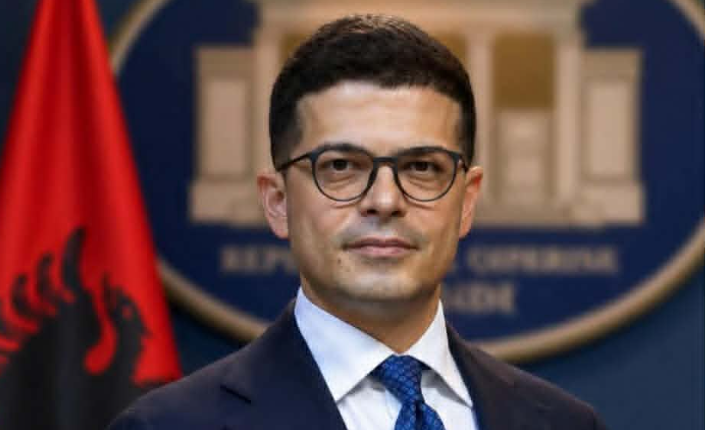 Krahas brohoritjeve për një Shqipëri të re, jam për një Shqipëri të fortë
