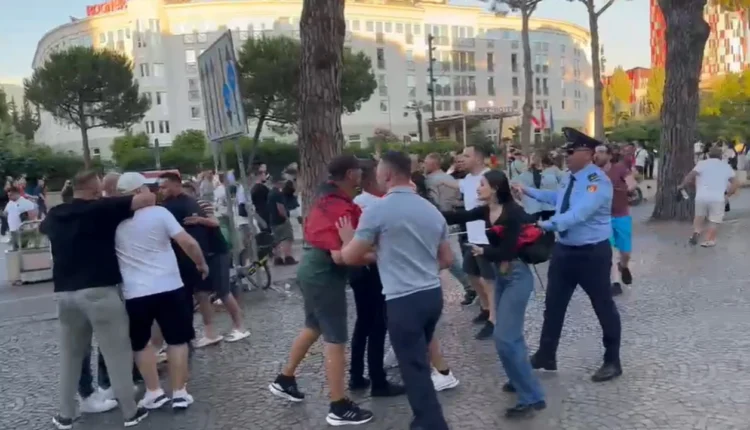 Tensione në Shqipëri, protestuesit për Zvërnecin përplasen me mbështetësit e PS-së