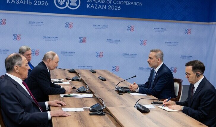 Ministri i Jashtëm i Turqisë takohet me presidentin rus