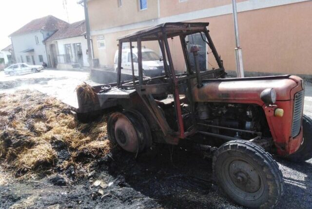 Vdekje tragjike e 73 vjeçarit nga Shkupi, u kap nga mbledhësja e kashtës e lidhur me traktorin