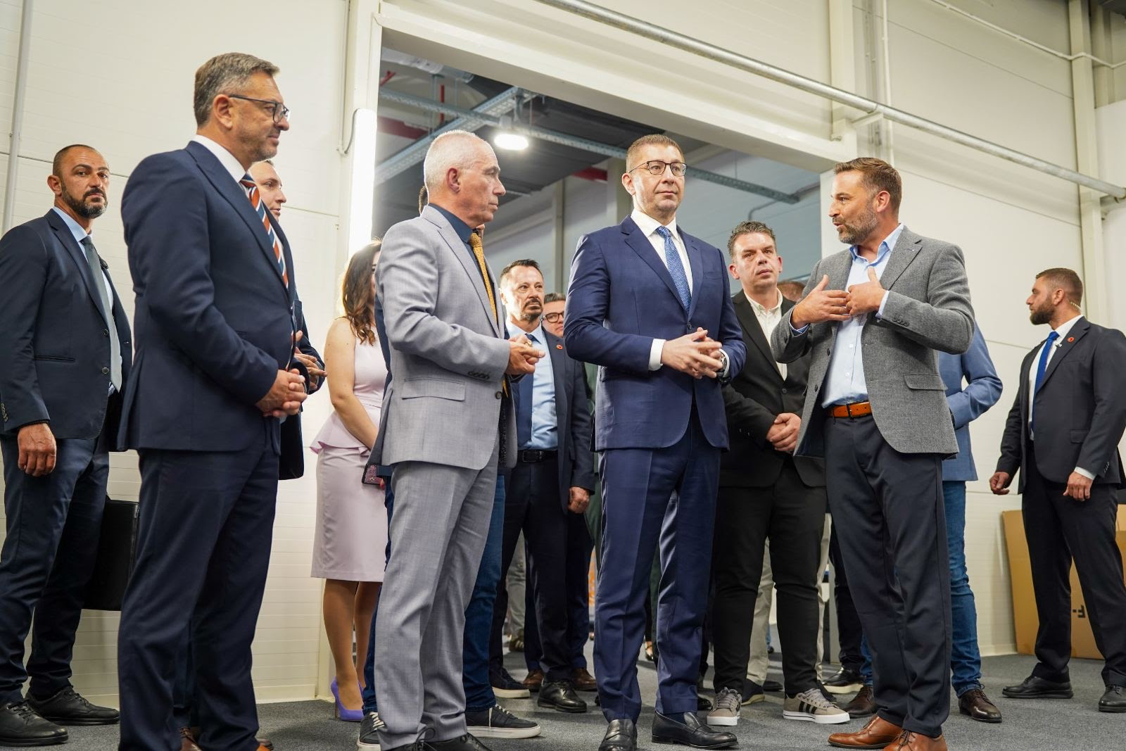 Mickoski  Filloi me punë fabrika për prodhimin e pajisjeve për sportet e ujit dhe të erës   Brainchild   në Manastir