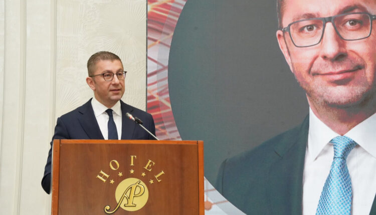 Mickoski: “Vezillka” përfaqëson fillimin e një procesi që do të kontribuojë për një shkencë më të fortë, një ekonomi më konkurruese dhe më shumë mundësi për të rinjtë