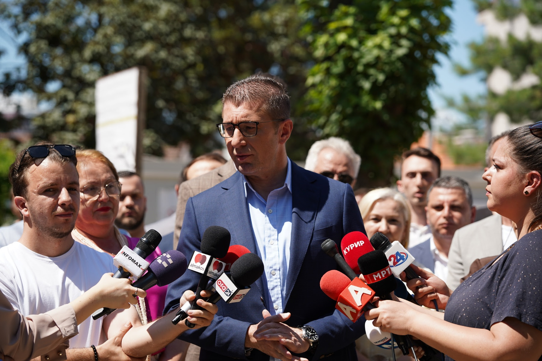 Mickoski  Fqinjësia e mirë është e rëndësishme  por identiteti maqedonas nuk ka çmim