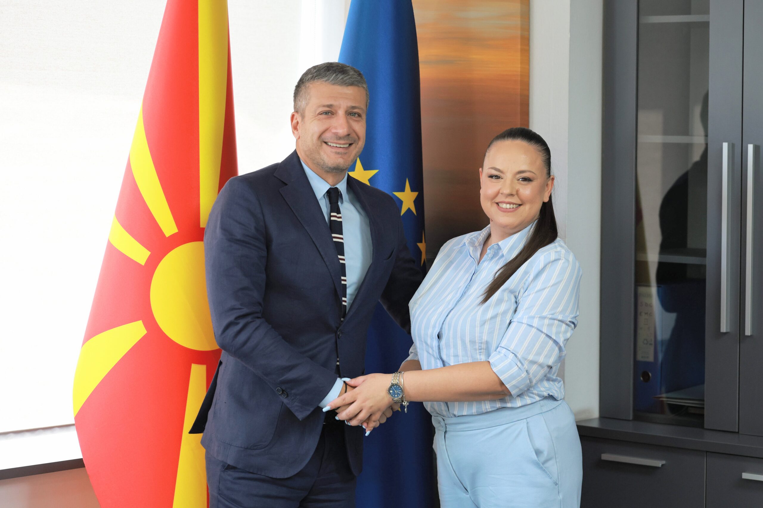 Zlatko Perinski dhe Daniela Dimovska dakordohen për mbështetjen e komunave  të rinjve dhe inovacionit