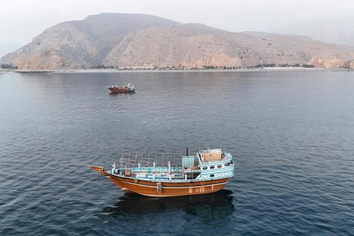 Katari dhe Irani rifillojnë tregtinë detare