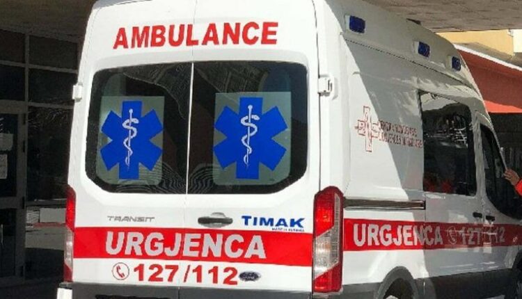 U plagos gjatë punimeve në shtëpi, humb jetën rrugës për në spital 63-vjeçari në Pogradec