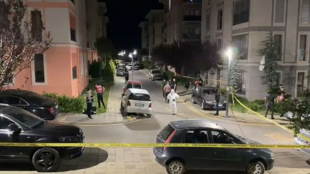 Zbulohen detaje të reja nga atentati në Laç  Viktima dhe autori i dyshuar ishin fqinj  u qëllua me shtatë plumba  sapo zbriti nga makina 