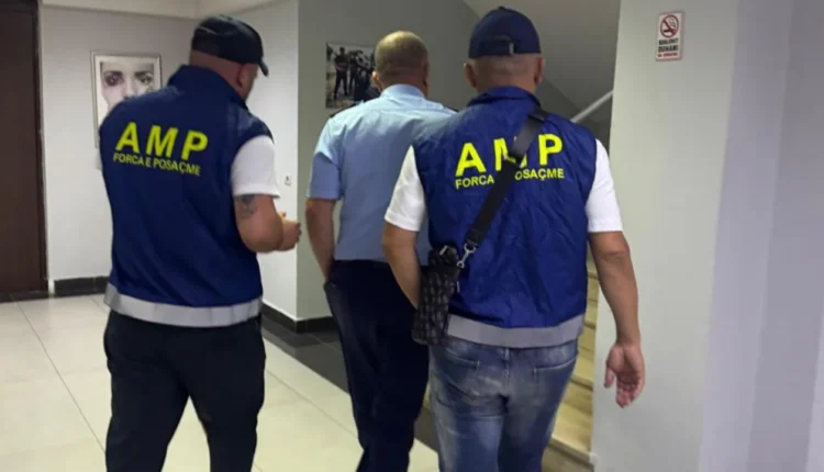 Lojëra fati dhe drogë, arrestohen tre persona në Fushë-Krujë, mes tyre një punonjës policie