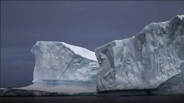 Lëvizja e jashtëzakonshme e ajsbergut gjigant  shenjë e një planeti që po ngrohet