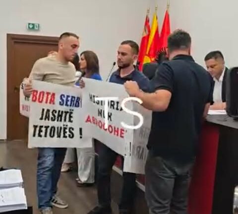 Kēshilltarët e BDI-së bllokojnē kēshillin dhe Bilall Kasamin për emrat e rrugëve në Tetovë