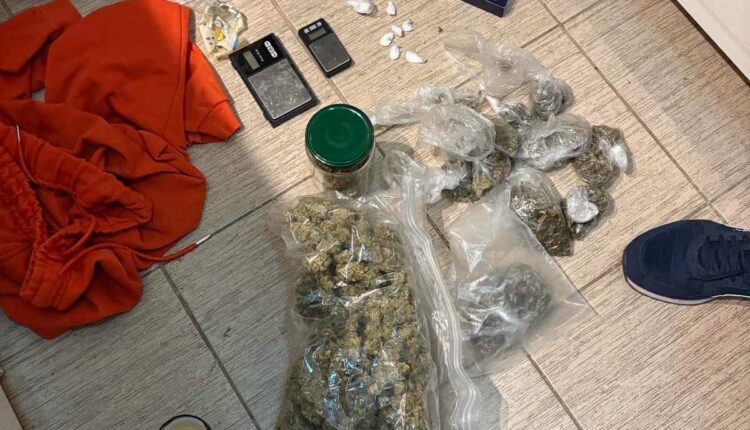 Bastisje në Shkup: Sekuestrohen 11.5 kg marihuanë dhe 400 gramë kokainë