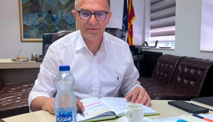 Shabani me ujë ‘Rugova’ në tavolinë: Prioritet mbetet kujdesi për ushtrinë