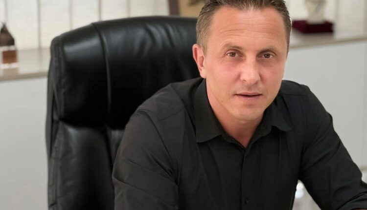 Bashkim Hasani i përgjigjet Bujar Osmanit: “Problemi nuk është si flet, por se nuk dëgjohesh më”