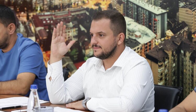 Para popullit “patriot”, para VMRO-së bythëlëpirës! (VIDEO)