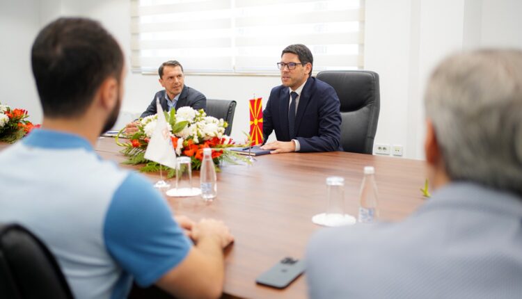 Ministri Ferati priti në takim kryetarin e Odës Ekonomike të Maqedonisë Veri-Perendimore, Nuhi Aliu