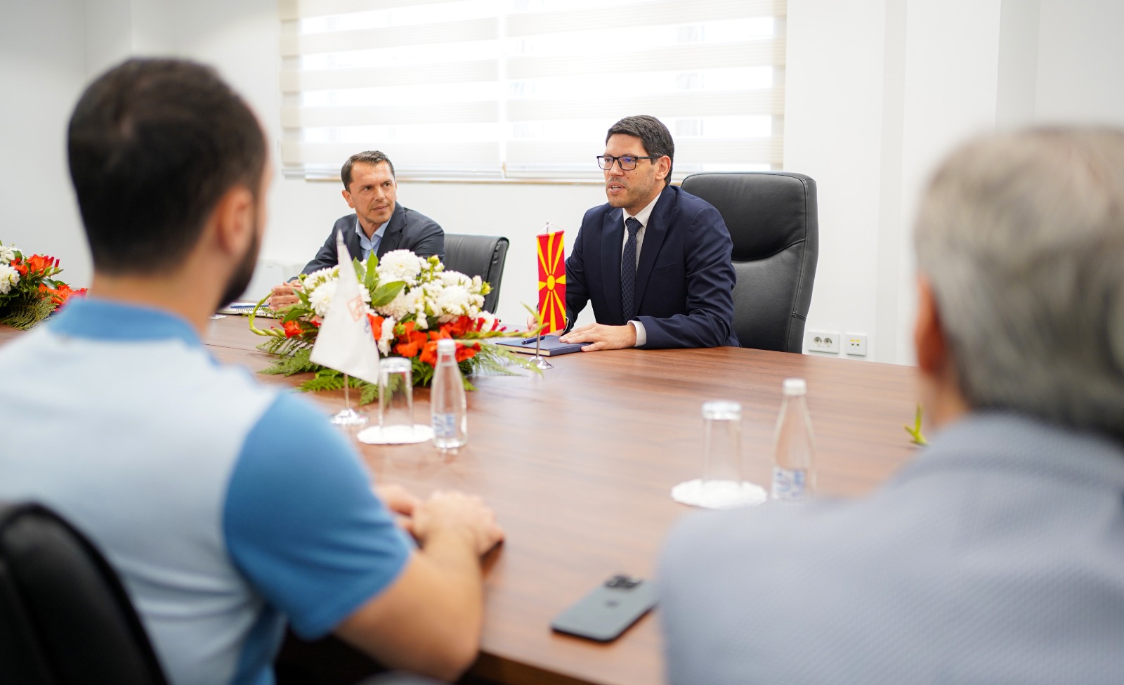 Ministri Ferati priti në takim kryetarin e Odës Ekonomike të Maqedonisë Veri Perendimore  Nuhi Aliu