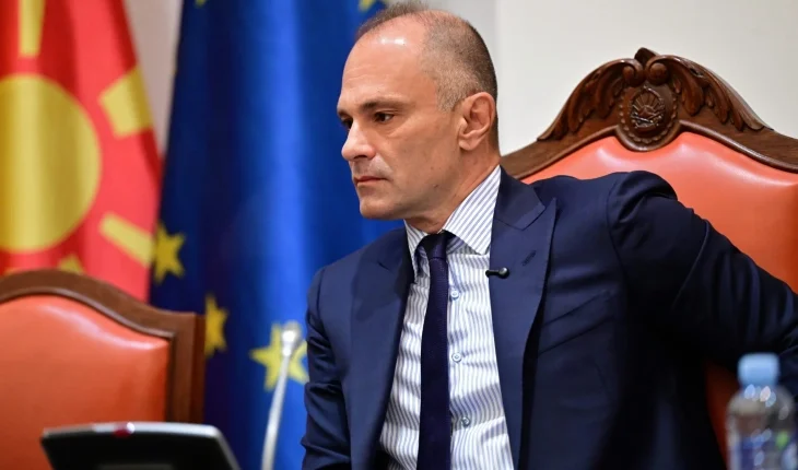 Filipçe: Bllokimi i rrugës evropiane të vendit është formë e grushtit të shtetit