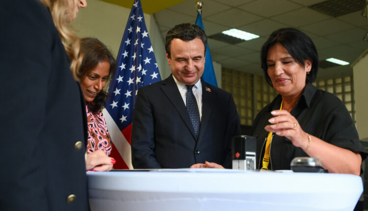 Posta e Kosovës promovoi solemnisht pullën postare kushtuar 250-vjetorit të Pavarësisë së SHBA-së