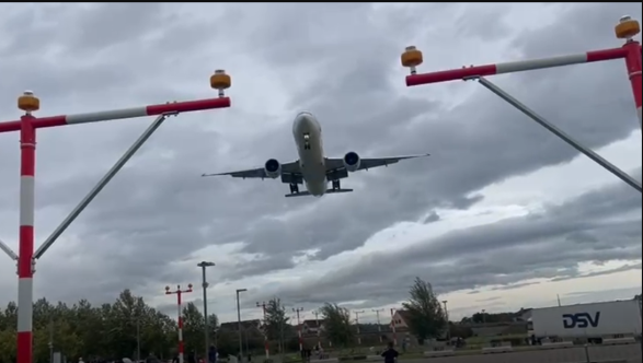 Stuhia  paralizon  Aeroportin e Cyrihut  anulohen 70 fluturime