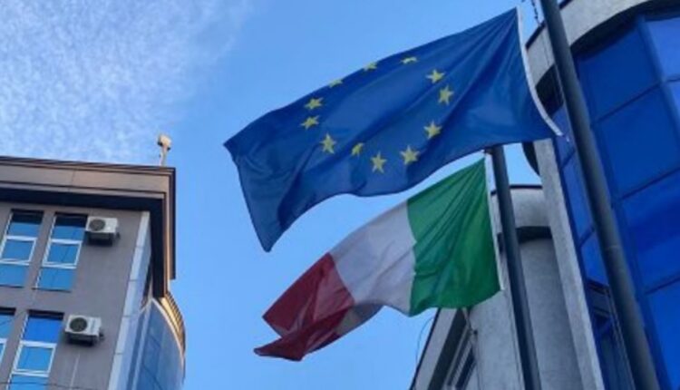 Ambasada italiane në Prishtinë: Kartat e identitetit në letër nuk do të vlejnë pas 3 gushtit 2026