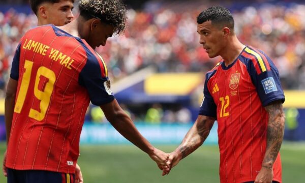 Spanja kalon me lehtësi në 1 8 e finales  e mposht pastër Austrinë