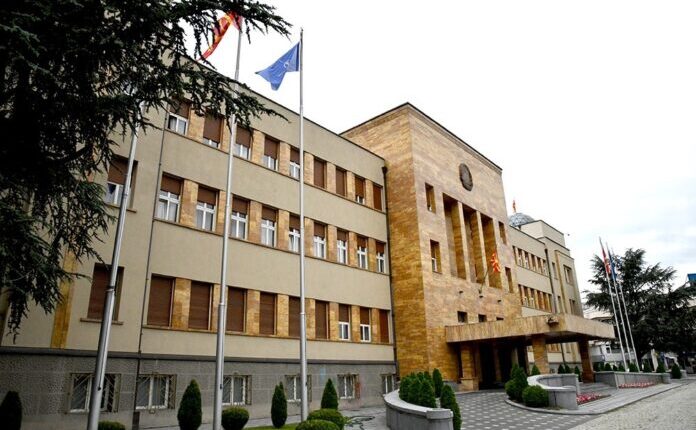 Komisioni për Kulturë dhe Turizëm diskuton për zbatimin e Ligjit për përdorimin e gjuhës maqedonase